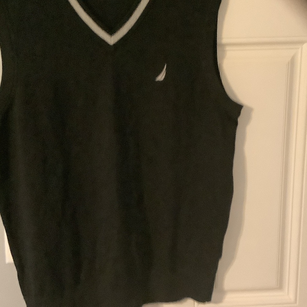 Nautica‎ Men's V-Neck Black Golf Sweater Vest, medium